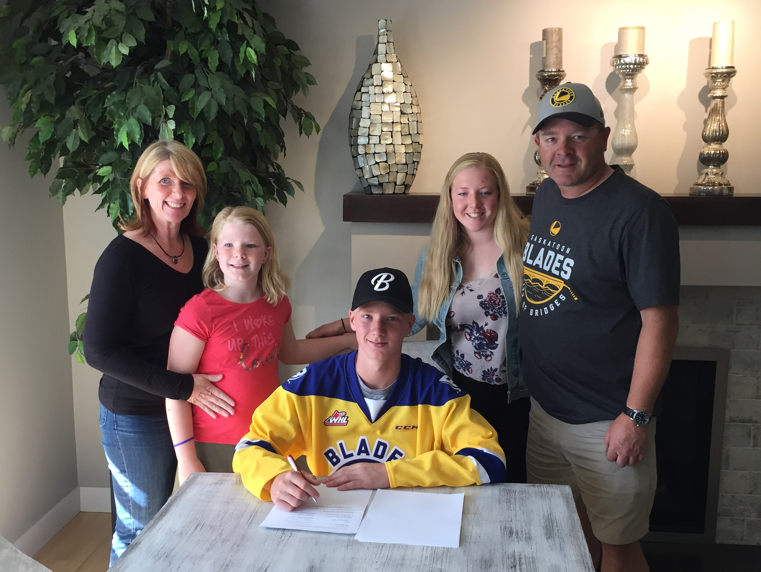 Blades announce signing of Charlie Wright - Saskatoon Blades