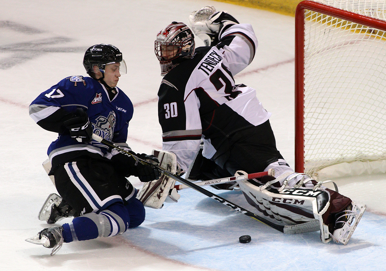Tendeck, Vancouver Giants, Royals, WHL, Save