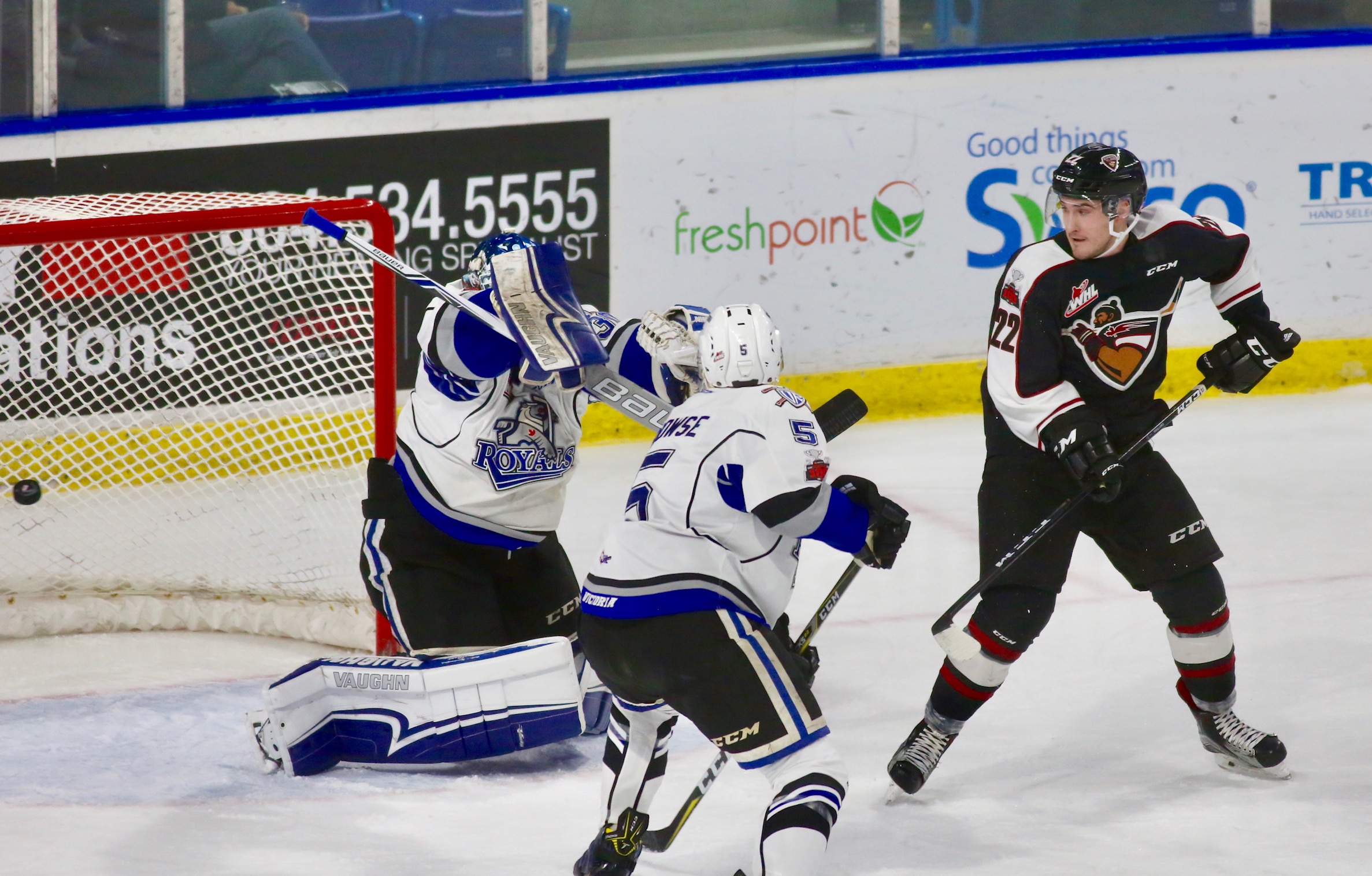Jared Dmytriw deflects home a puck for the Vancouver Giants