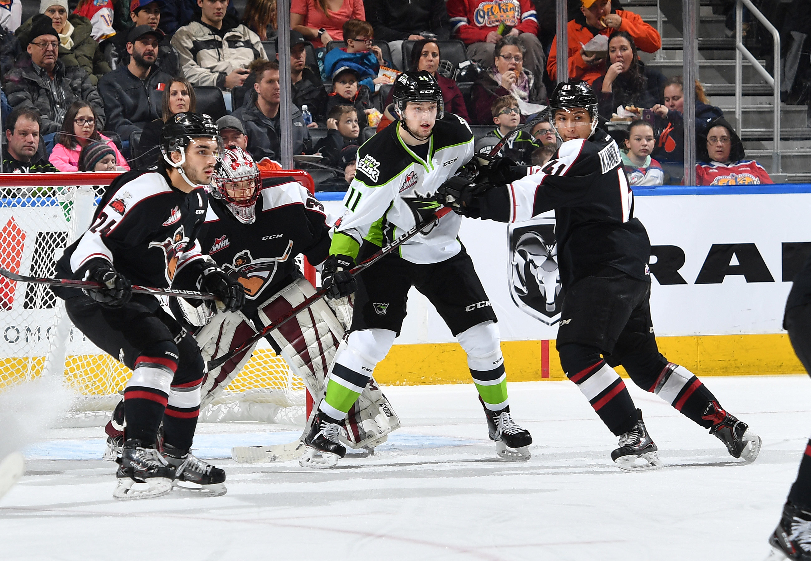 The Vancouver Giants defend against the Edmonton Oil Kings