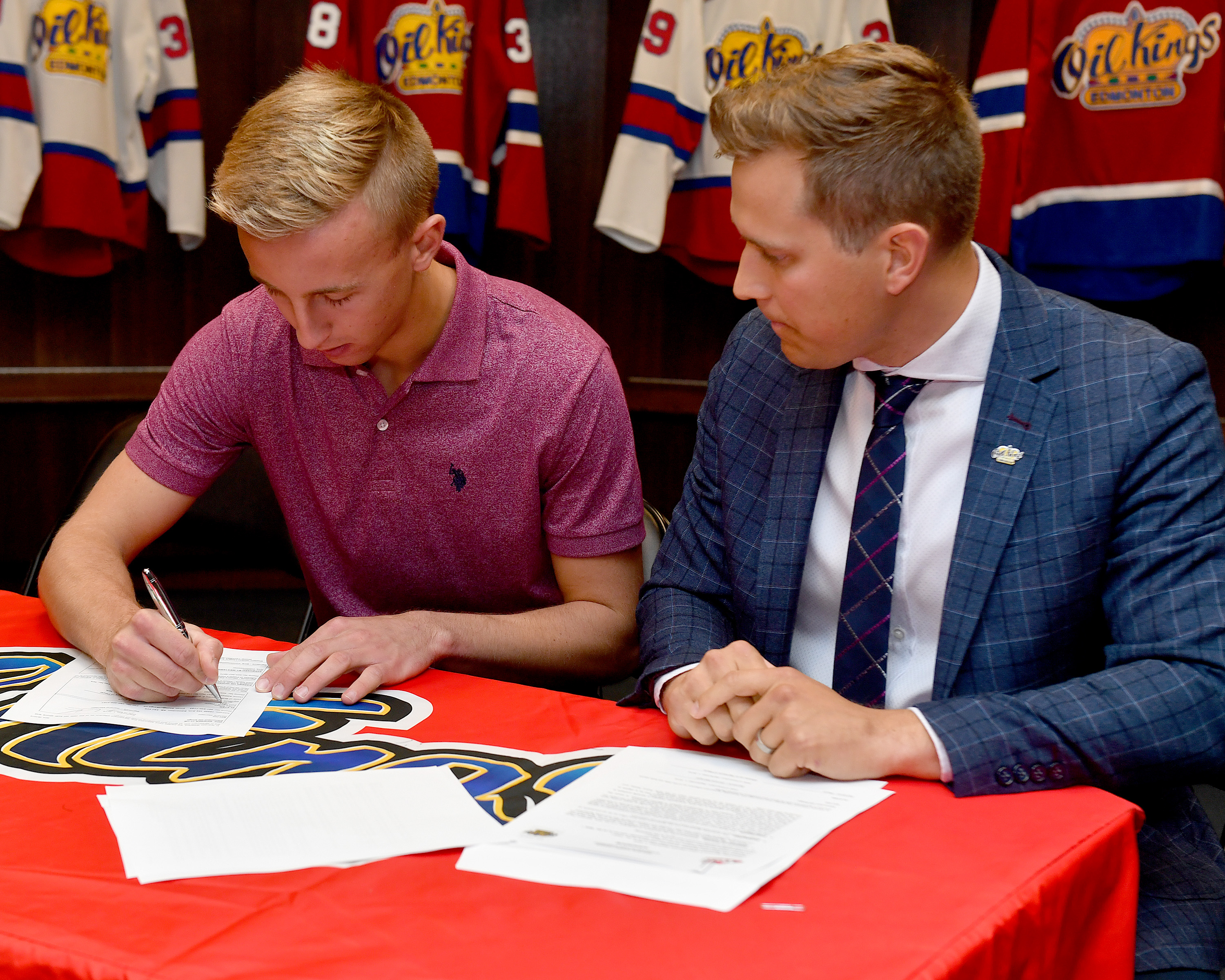 GALLERY: Colby Knight signs with Oil Kings - Edmonton Oil Kings