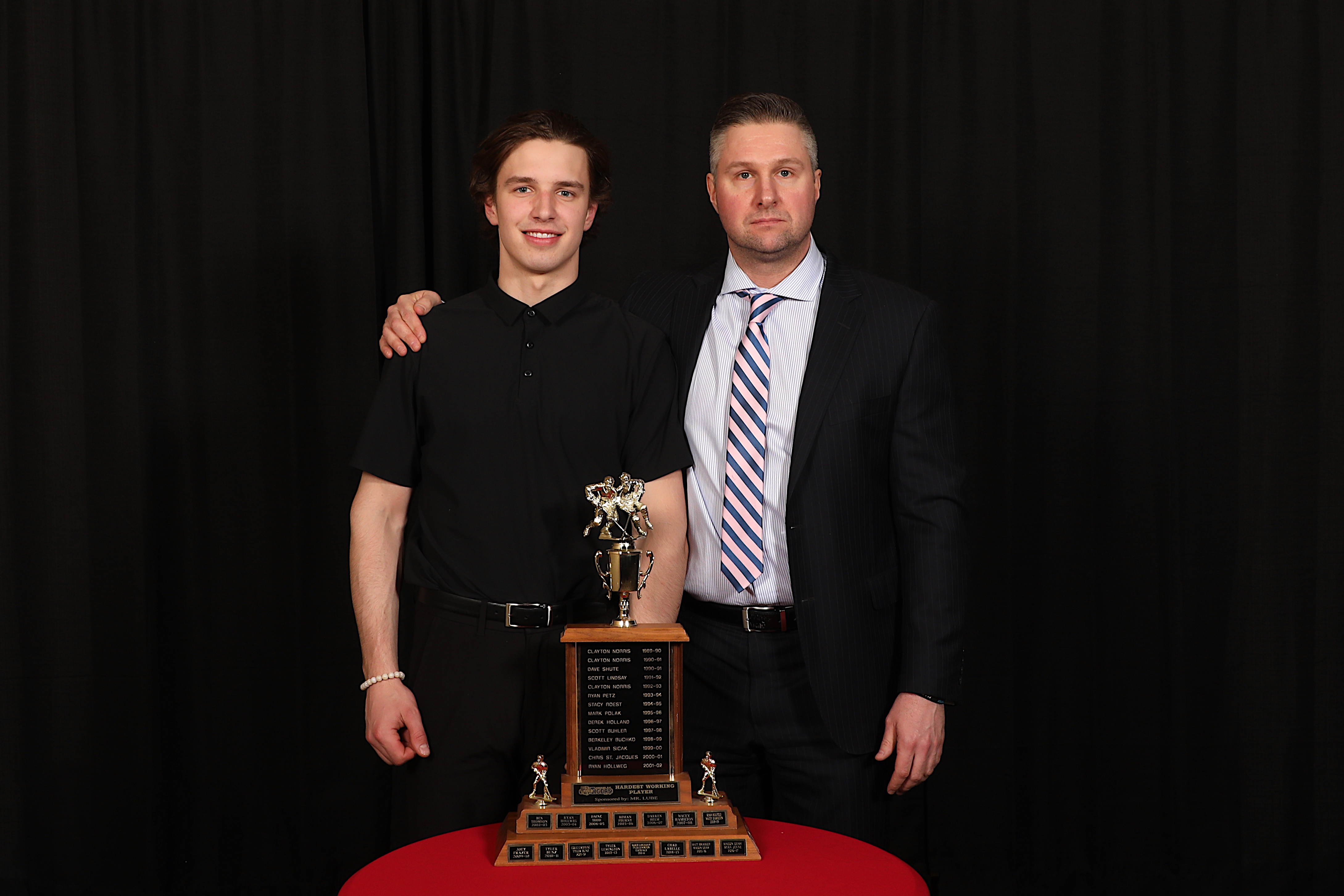 AC Ryan Smith presents the Mr Lube Hardest Working Player to Ryan Chyzowski