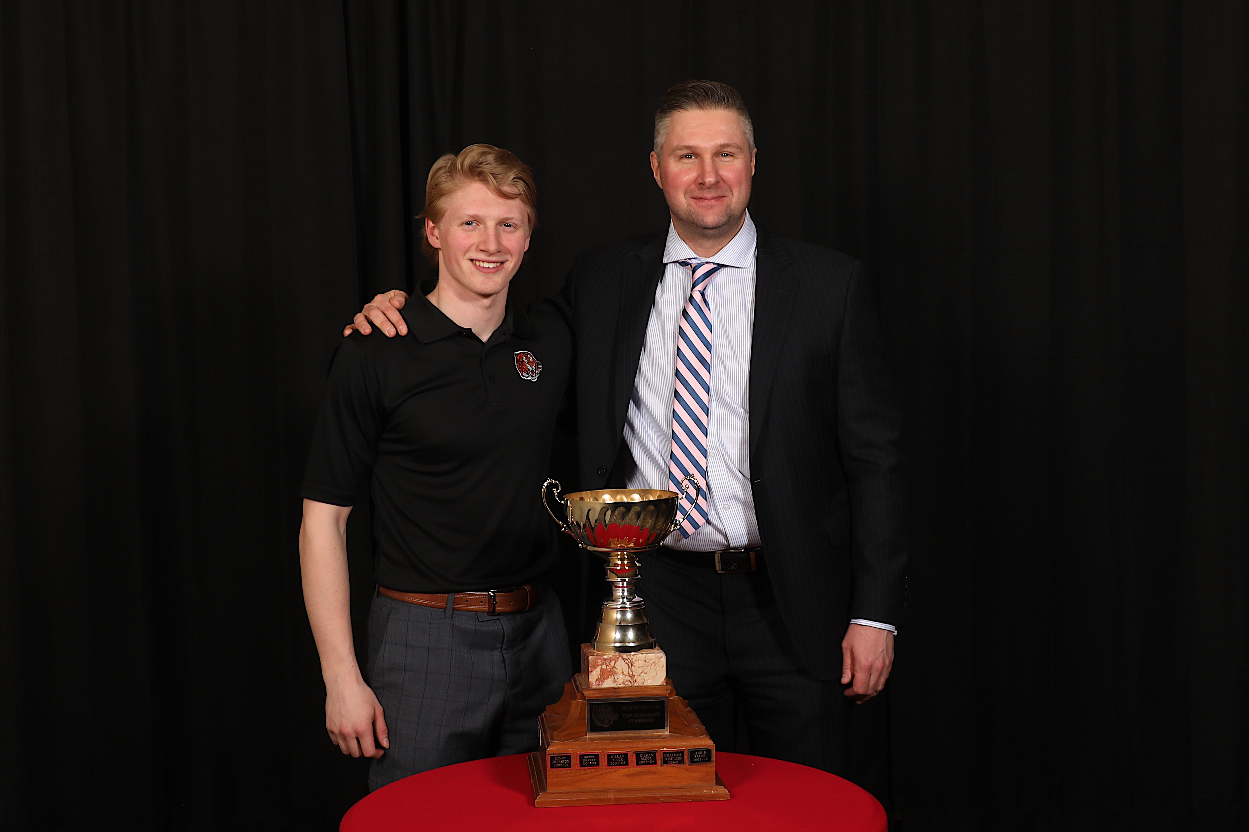 AC Ryan Smith presented the oe Frazer presented the MacLean Wiedemann Lawyers LLP Most Improved Player to Ryan Jevne South Country CO-OP Top Defensive Forward to James Hamblin