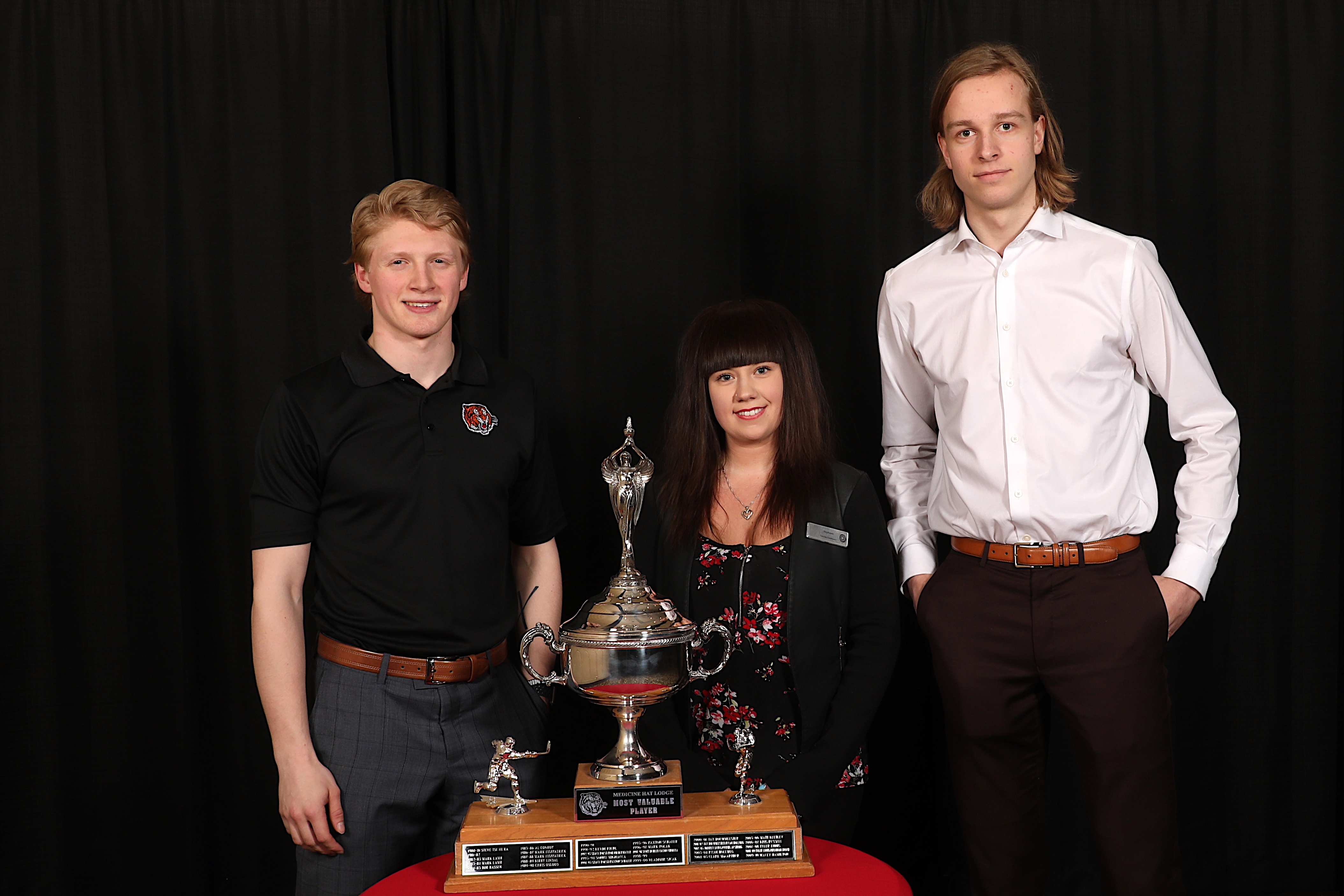 Stephanie Fraser of the Medicine Hat Lodge presented the Medicine Hat Lodge Most Valuable Player to Mads Søgaard & James Hamblin
