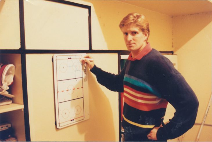 Babcock coaching with the Moose Jaw Warriors in the 1991-92 season.